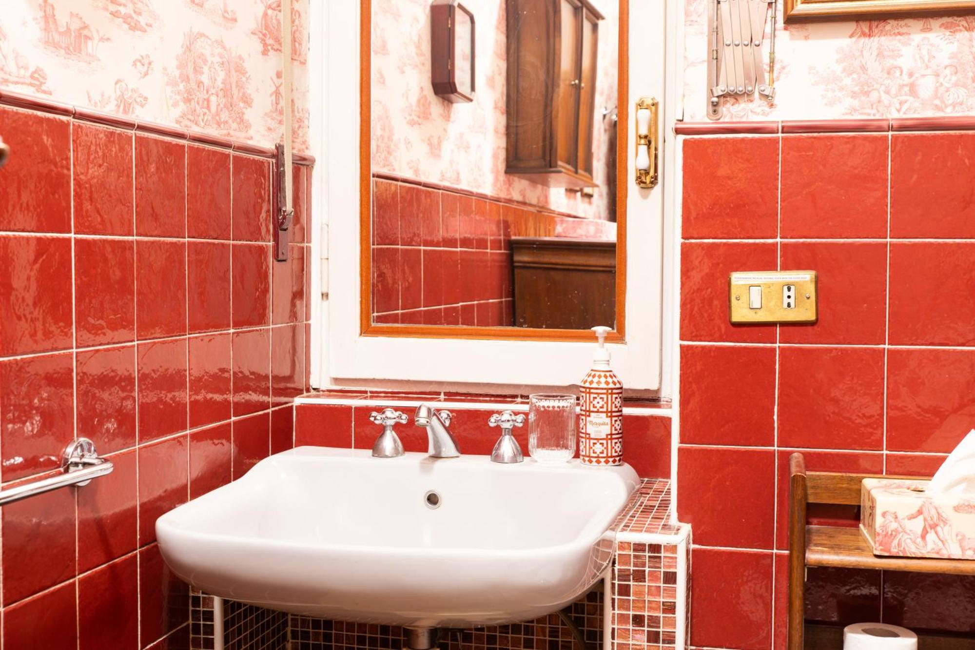 ミラノDuomo Walking Distance Elegant Flat With Viewアパートメント エクステリア 写真