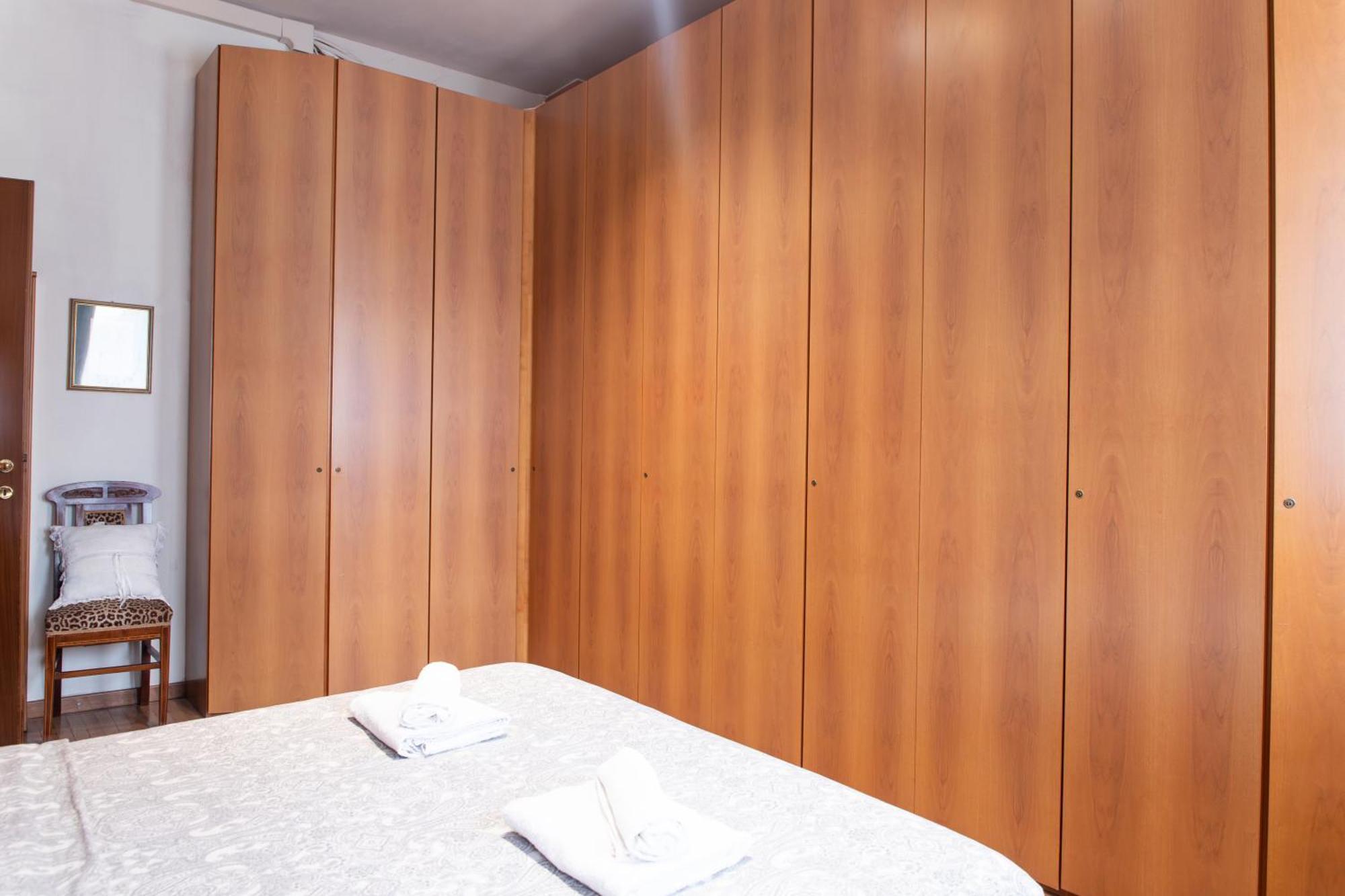 ミラノDuomo Walking Distance Elegant Flat With Viewアパートメント エクステリア 写真
