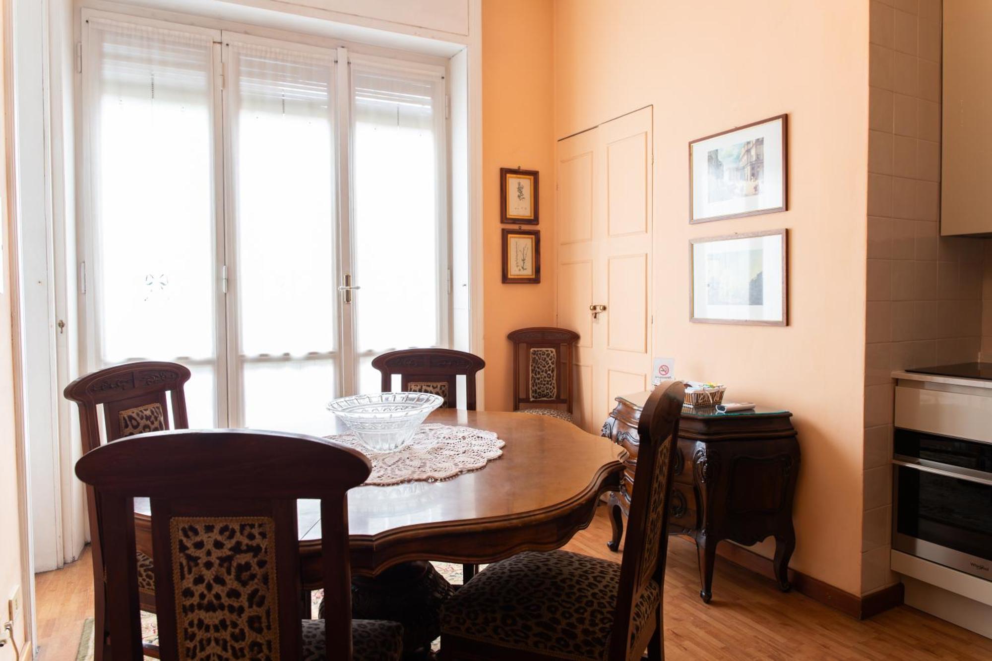 ミラノDuomo Walking Distance Elegant Flat With Viewアパートメント エクステリア 写真